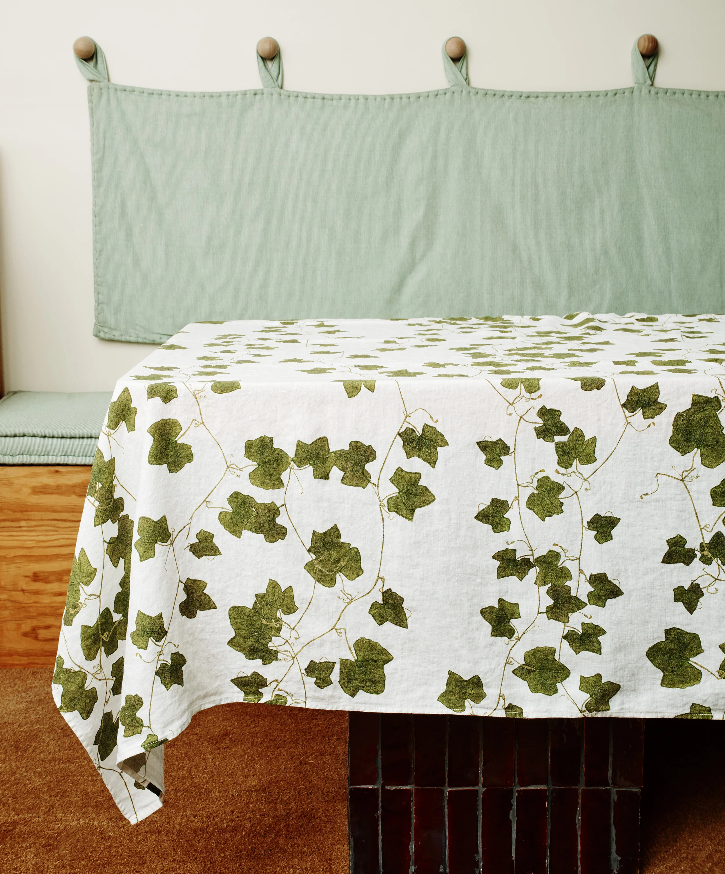 Ivy Herbarium Linen Tablecloth, Small - Image 3