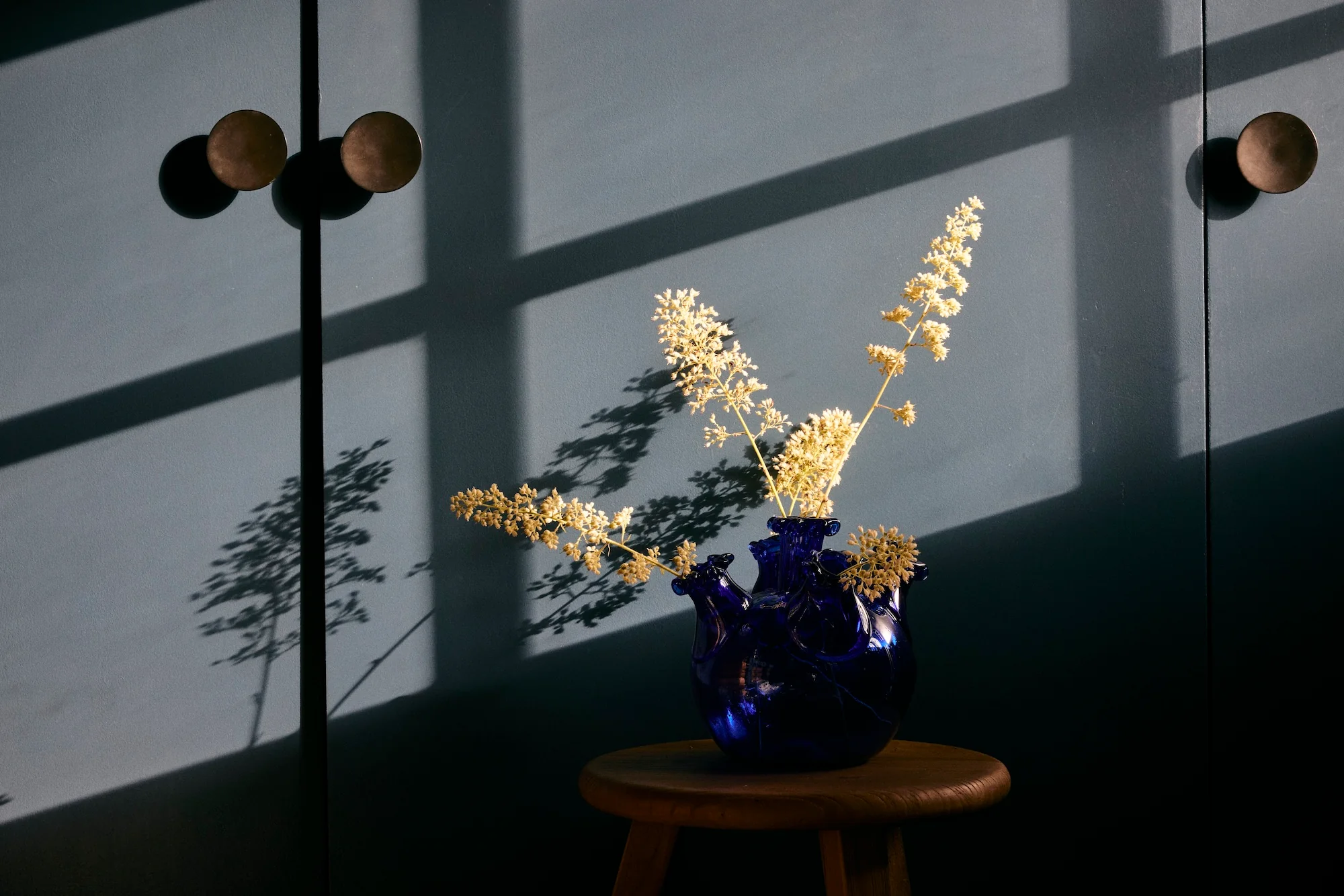 Lola Tulip Vase - Image 2